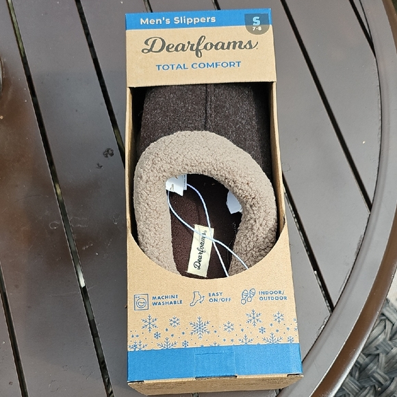Dearfoams Brown Men's Loafers & Slip-Ons - Picture 1 of 7